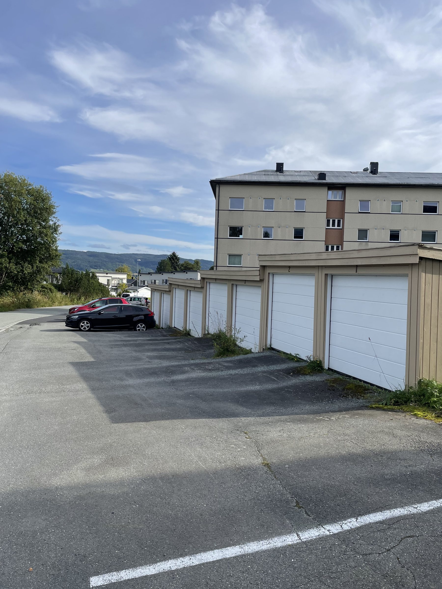 Stabells veg: nye garasjeporter med motor